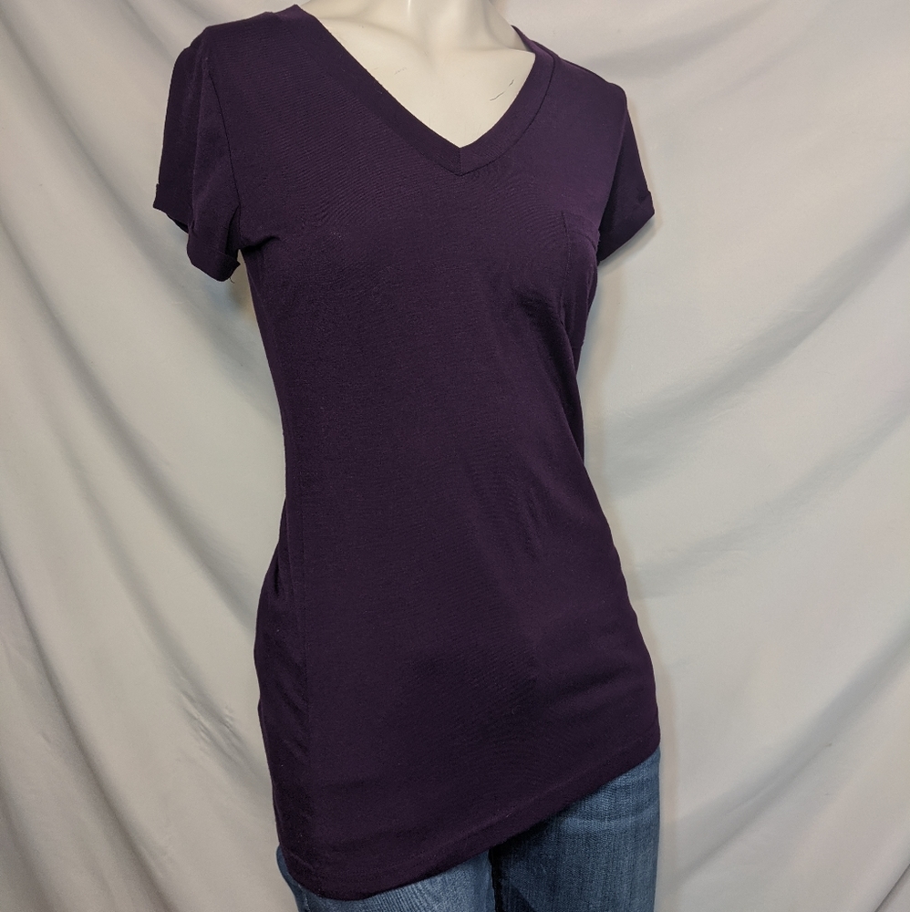 Dna couture |  v neck t shirt | short sleeve | S